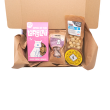 Load image into Gallery viewer, Snack box for dogs - Green (Veggie/Vegan/Insect)
